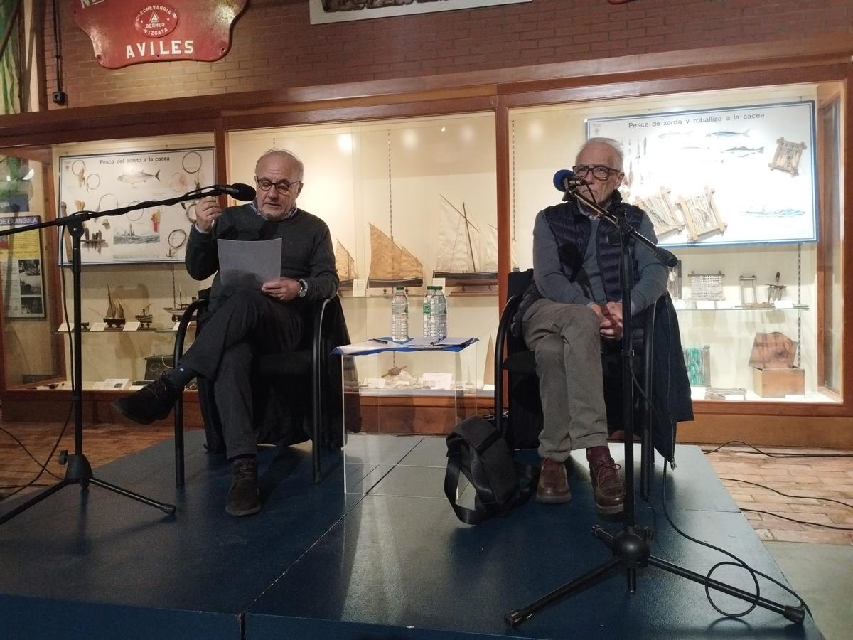 César Iglesias y Pedro de Silva, en el Museo Marítimo.