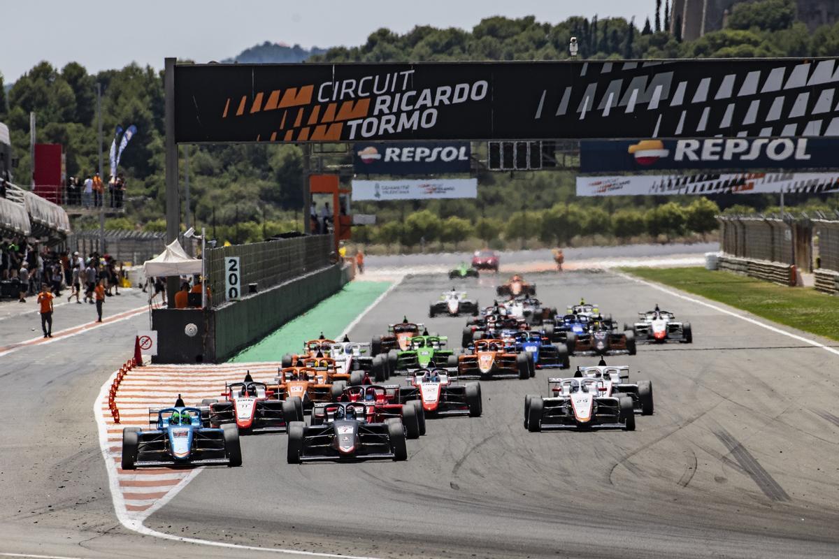 Carrera de Fórmula 4 en el Circuit Ricardo Tormo