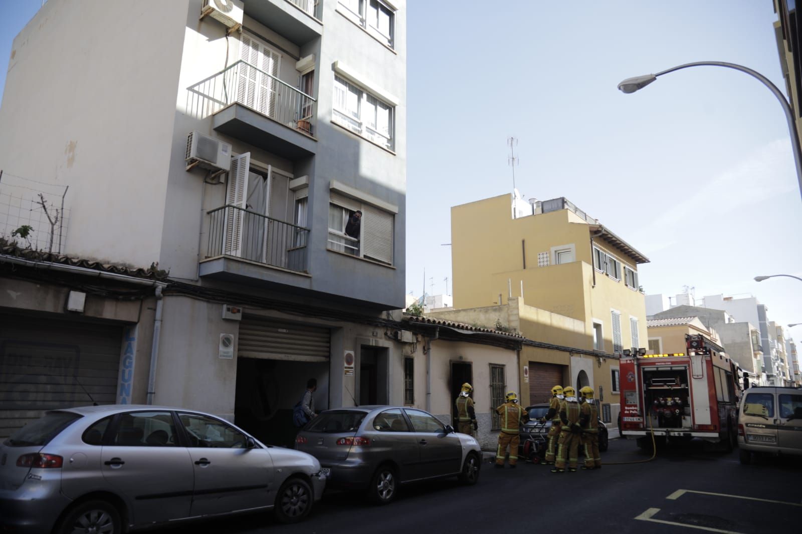 Una persona sufre quemaduras graves en un incendio en La Soledat