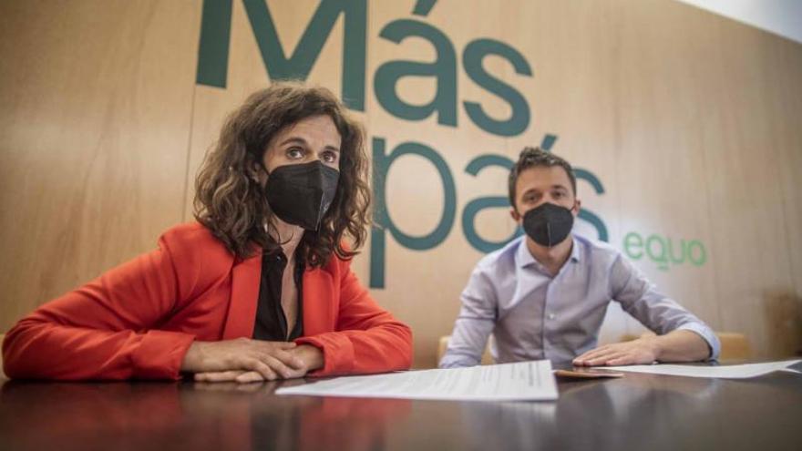 La coordinadora general de Más País en Andalucía, Esperanza Gómez, junto a Iñigo Errejón