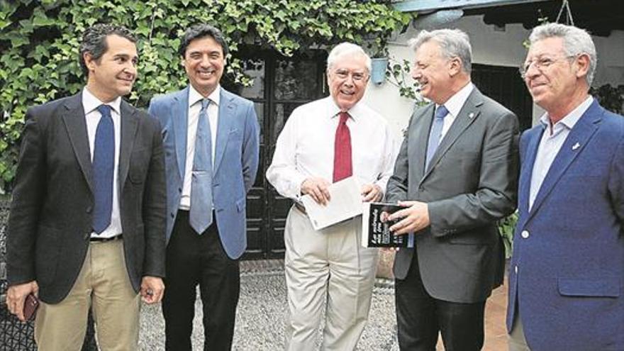 Javier Rupérez presenta en Córdoba ‘La mirada sin ira’