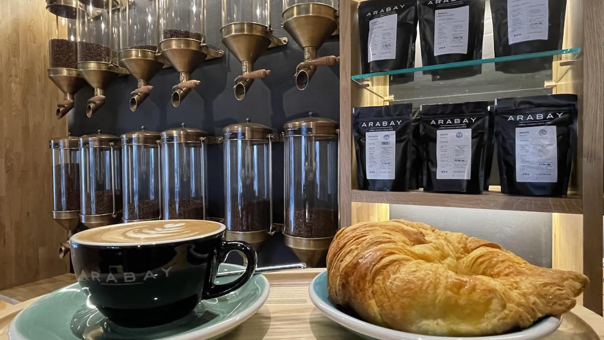 El café varía su sabor dependiendo del origen, el procesado en verde, el tueste y del método de extracción.