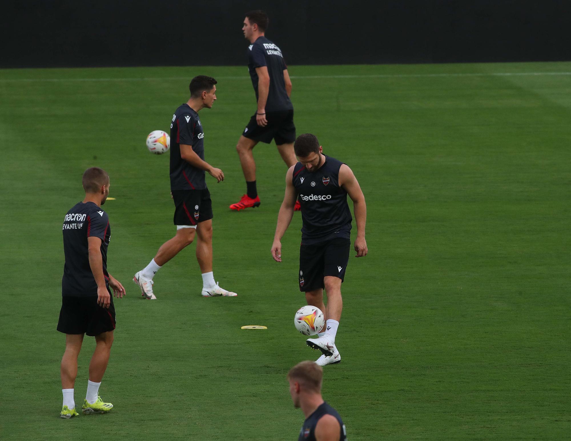 Entrenamiento del Levante previo al partido del Celta