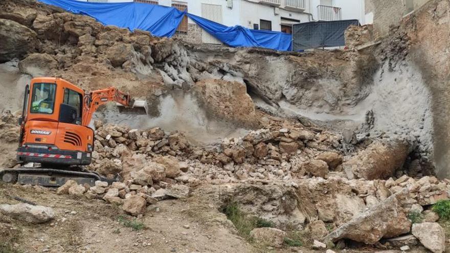 Obras en el muro derrumbado en Buñol