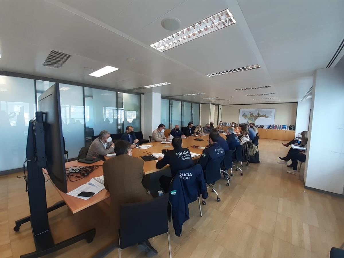 Primera reunión de la mesa de trabajo para el seguimiento de la normativa en las zonas ZAS de Málaga