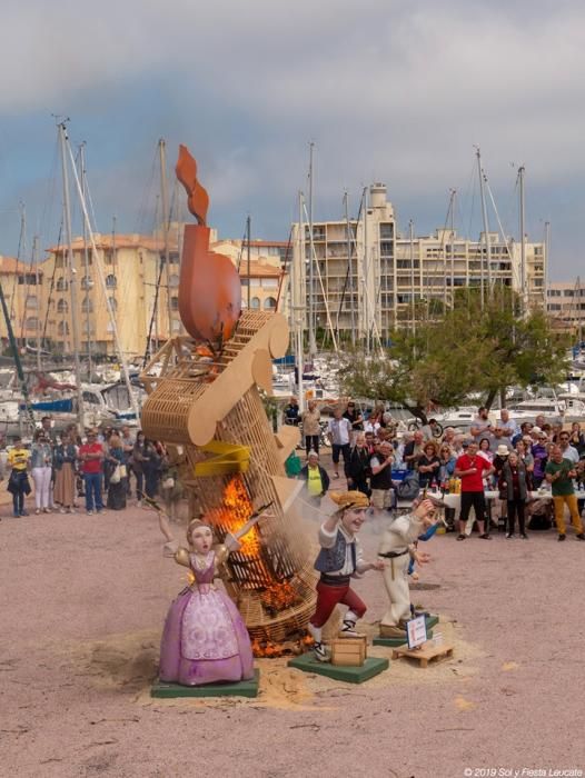 Las Fallas se exhiben en el Festival sol y Fiesta de Leucate (Francia)