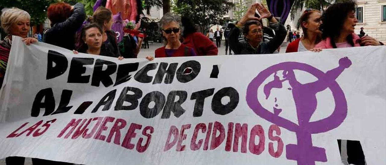 El aborto con fármacos hasta la semana 14 es más complejo y doloroso.