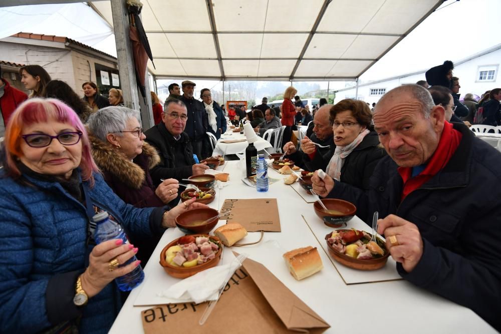 Fiestas gastronómicas en Pontevedra: Mourente se congrega alrededor de una taza de su caldo