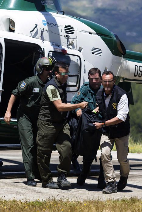 HELICÓPTERO RECOGE CUERPOS DE LOS 3 MUERTOS DE ...