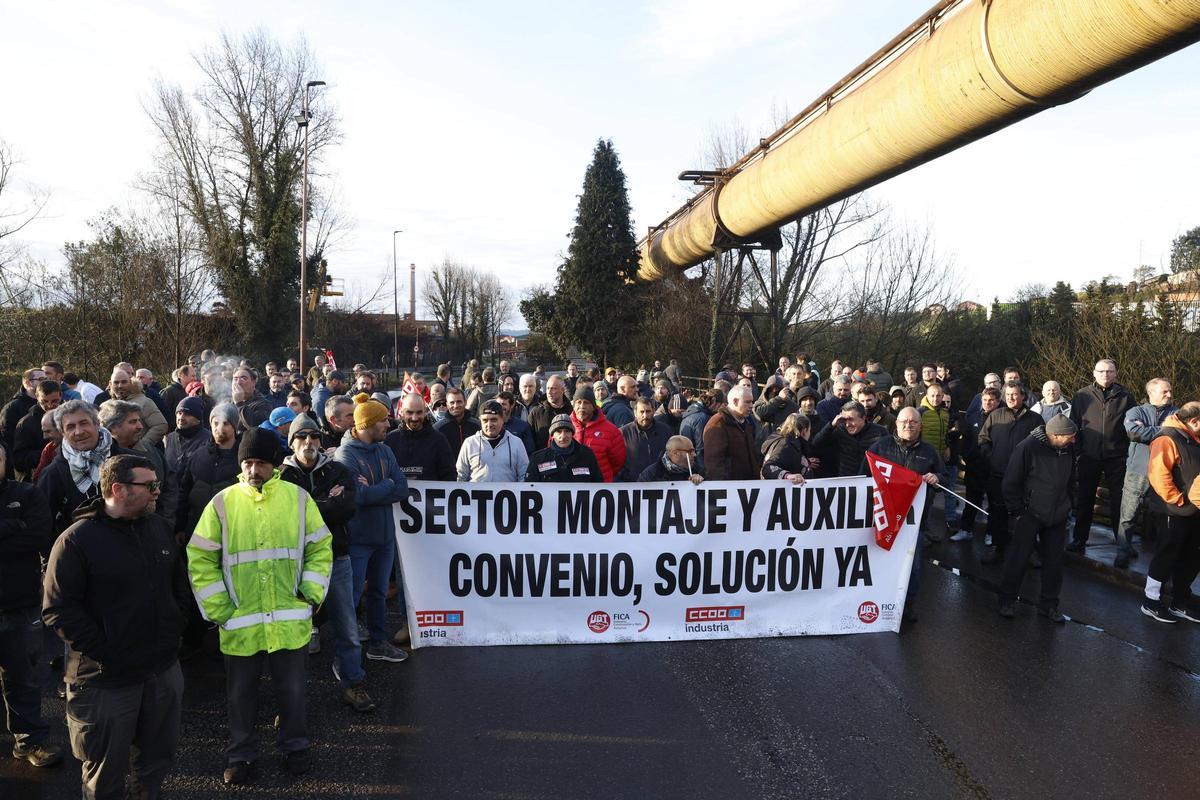 La huelga de la industria auxiliar asturiana, en imágenes