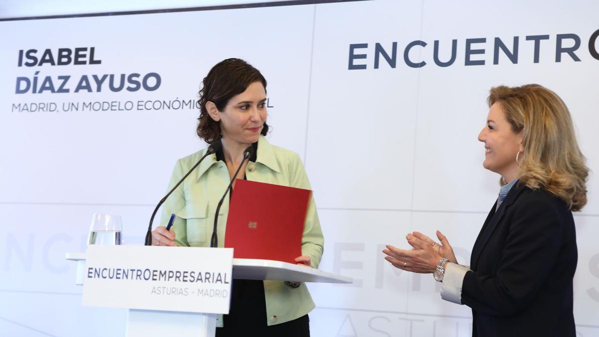 Isabel Díaz Ayuso y la presidenta del PP de Asurias, Teresa Mallada.