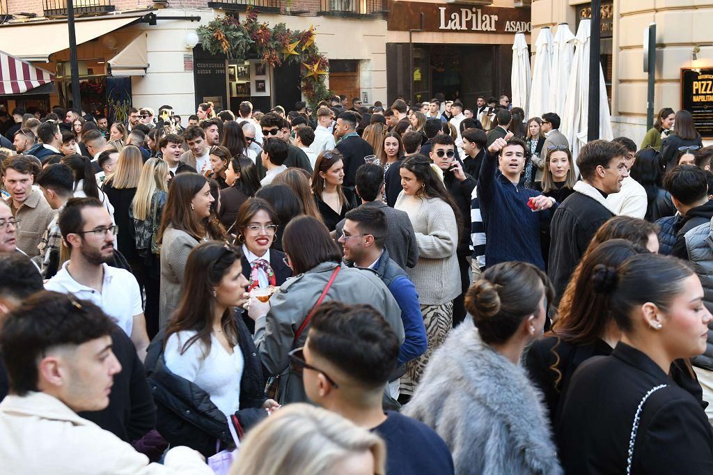 Murcia se echa a las calles durante el tardeo de Nochebuena