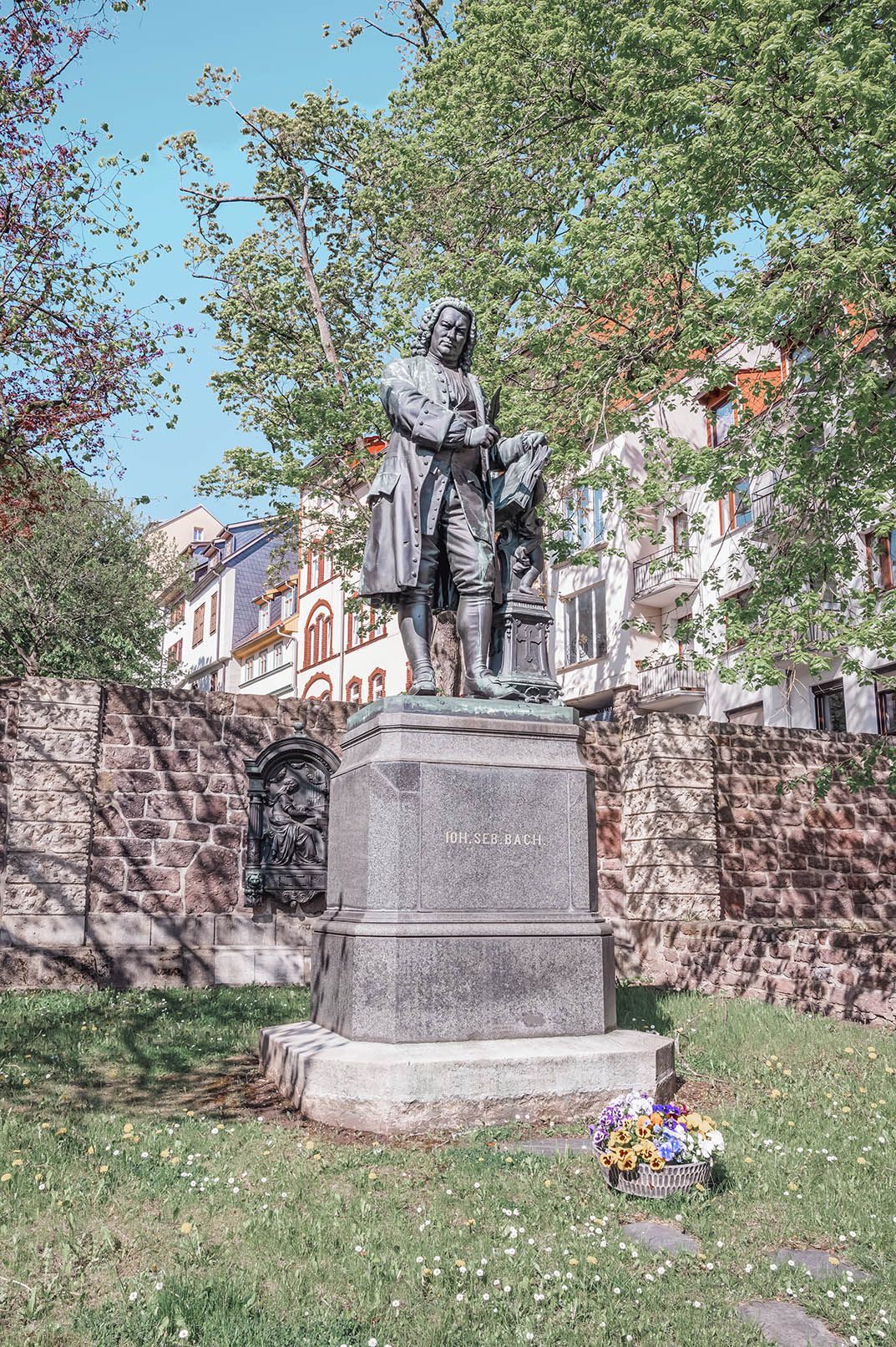 Monumento a Bach en la casa museo del compositor en Eisenach.