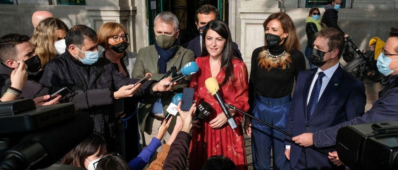 La candidata de Vox a la Junta, Macarena Olona, durante una visita a Málaga en enero. / GREGORIO MARRERO