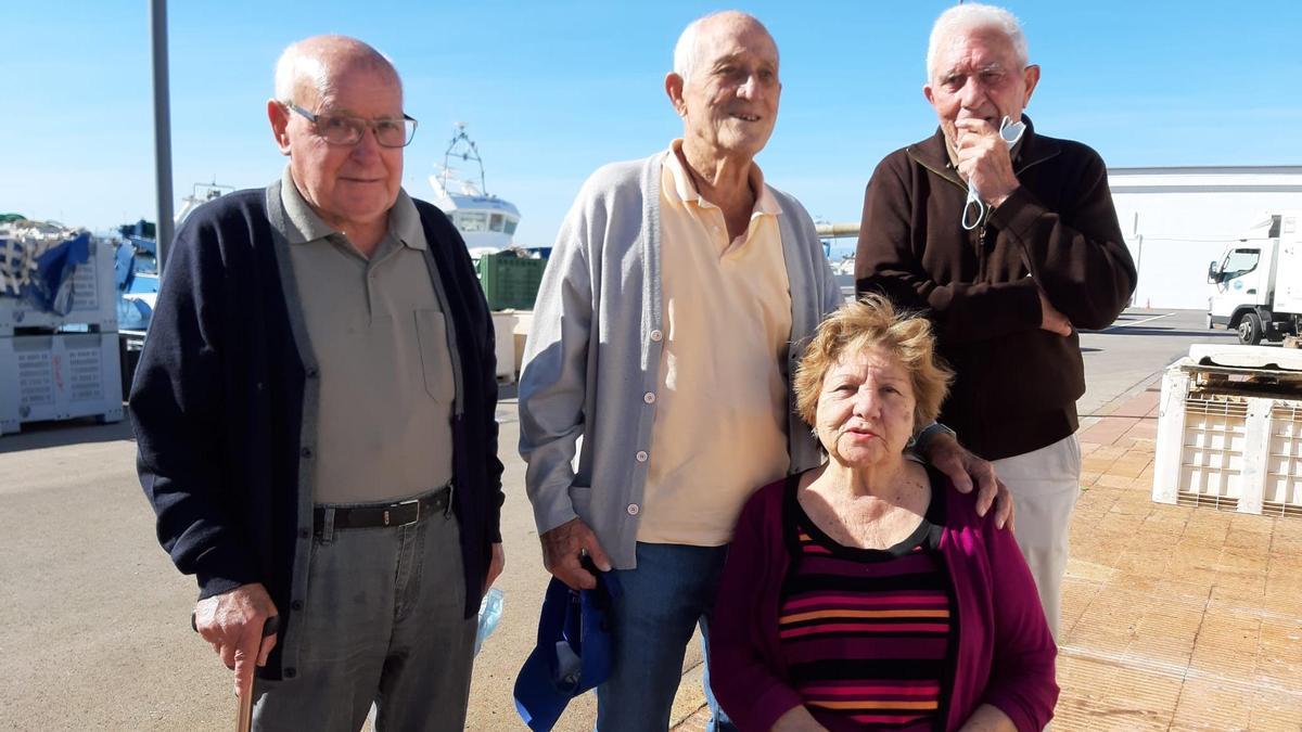 D’esquerra a dreta,Francesc Lloret, Josep Marès i Esteve Martínez, amb Carme Barberà.