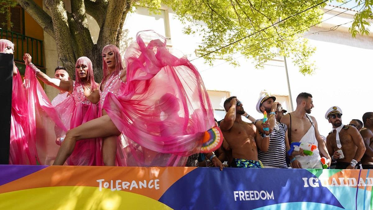 Torremolinos y Sevilla impulsarán actividades y políticas LGTBI con el fin de establecer un eje igualitario