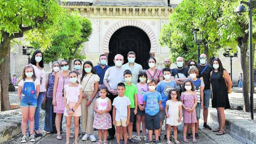 El Cabildo Catedral entrega premios a varios escolares