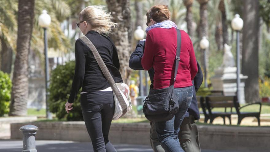 Alerta naranja hoy por vientos de 90 y 110 kilómetros en Alicante