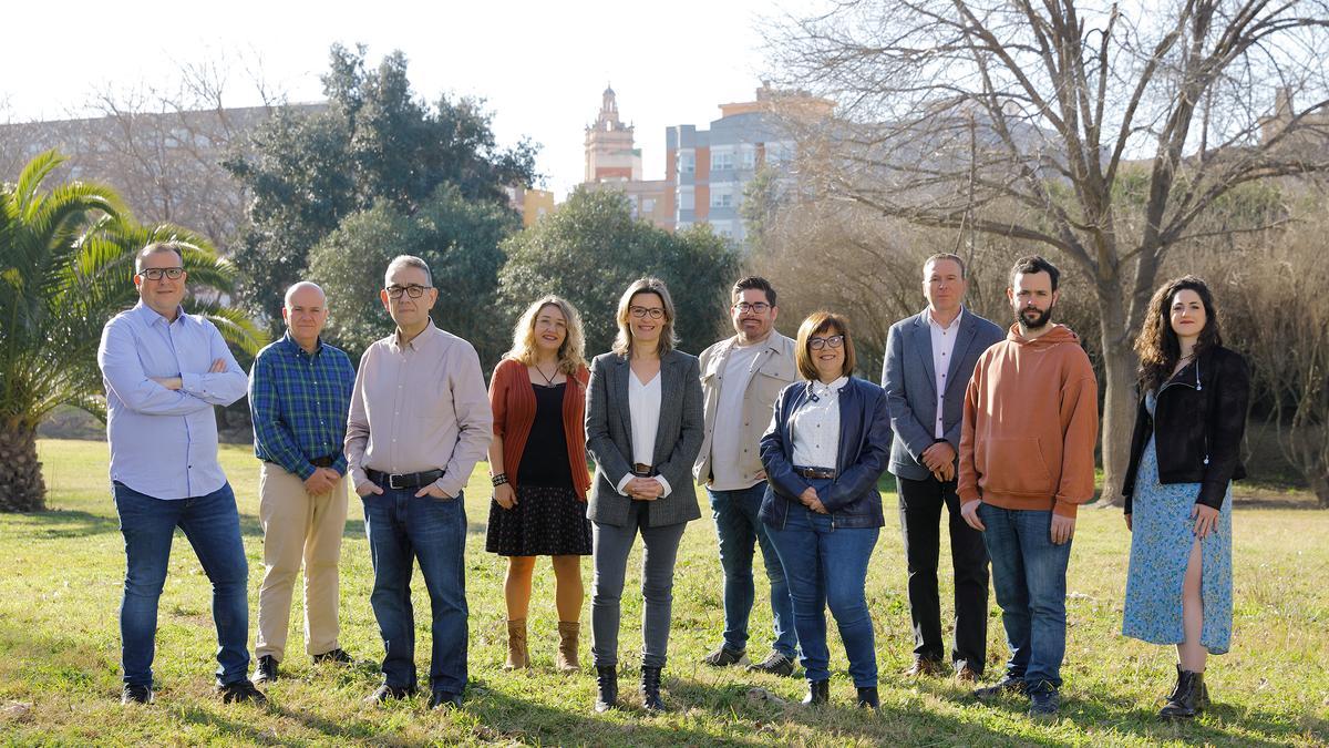 Rosa Maria Garcia, en el centro, con todo su equipo'