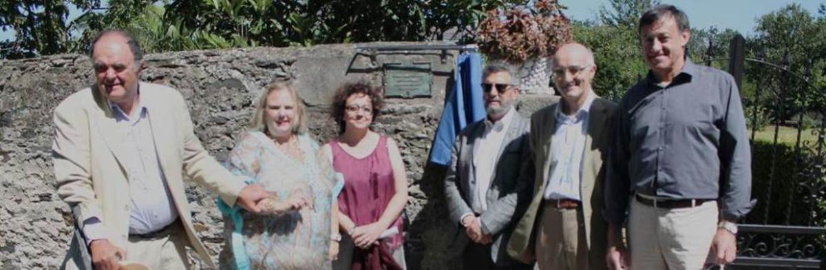 Talarén descubre una placa en honor de Juan Mon, fotógrafo del XIX afincado en Madrid