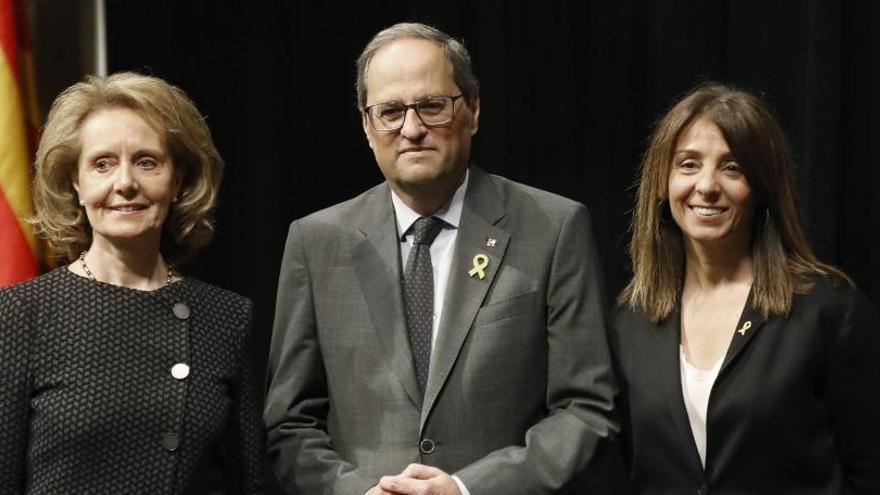 Quim Torra, con Merixell Budó y Mariàngela Vilallonga.