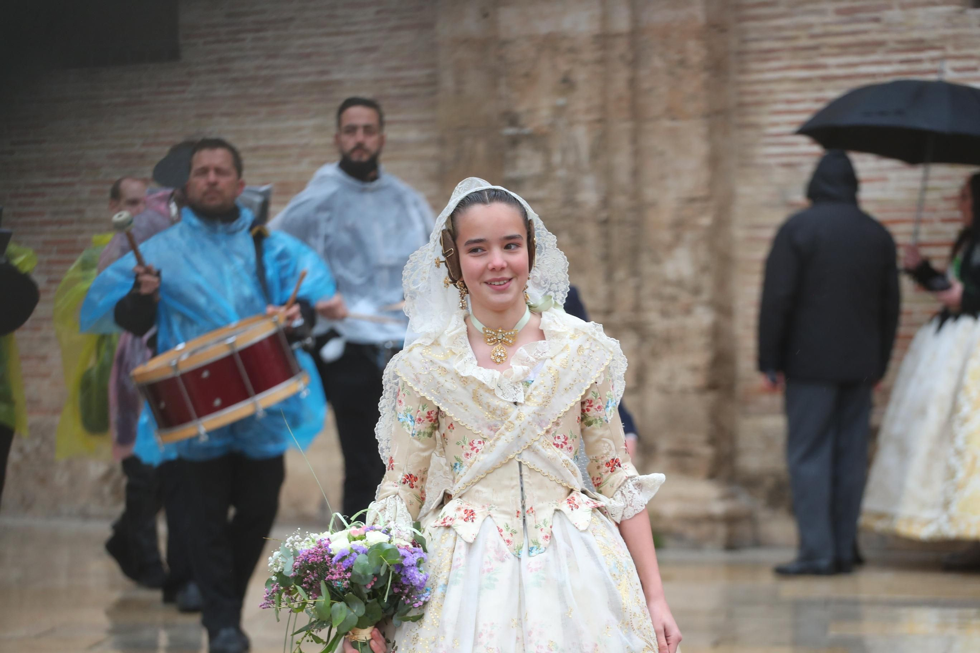 Búscate en el primer día de ofrenda por la calle de la Paz (entre las 15:30 a las 17:00 horas)