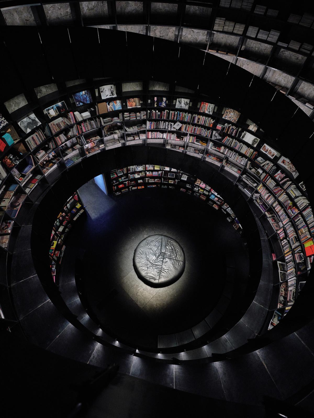 La Fundación Marta  Ortega y sus silos reconvertidos: The MOP library