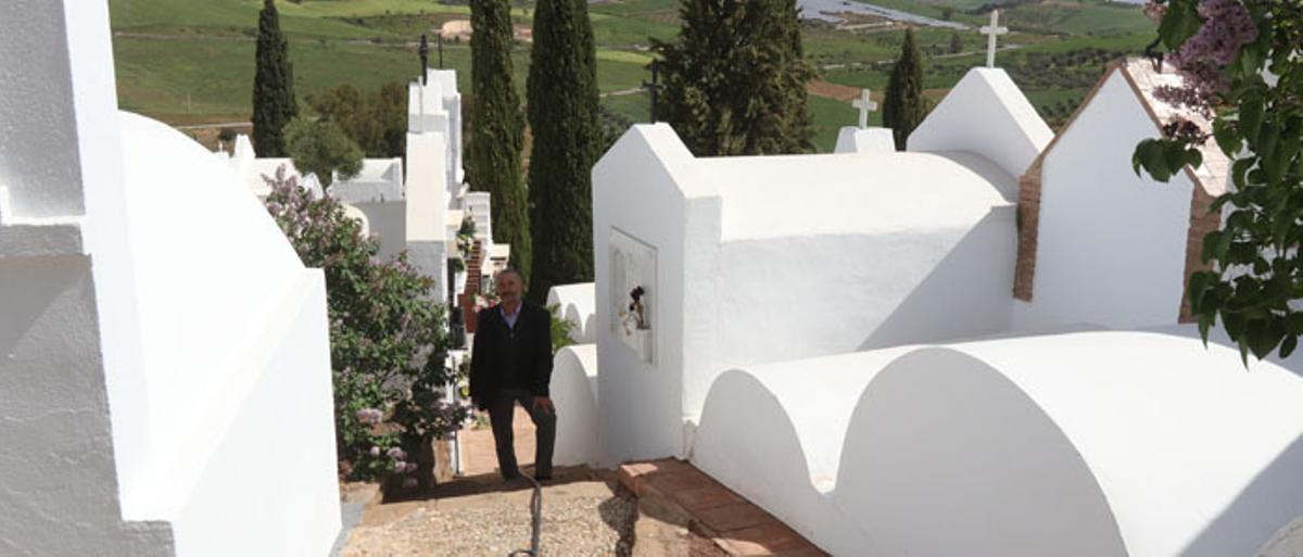 Cementerio de Casabermeja: el más bonito de España