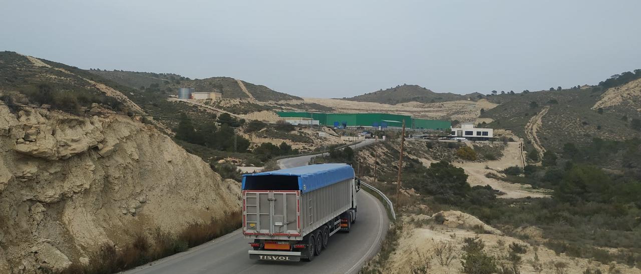 Zona cedida para el coto de caza, con el vertedero al fondo