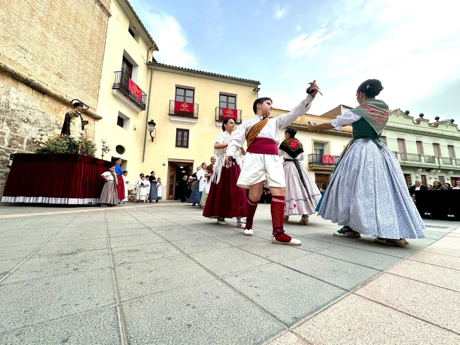 El grupo Torrent Ball representa el "Milagro del Mocadoret" de Sant Vicent Ferrer