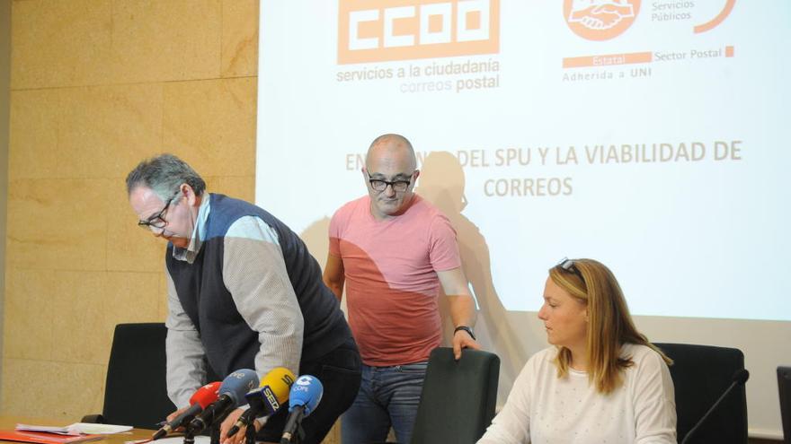 Un momento de la rueda de prensa de ayer en Murcia. juan caballero