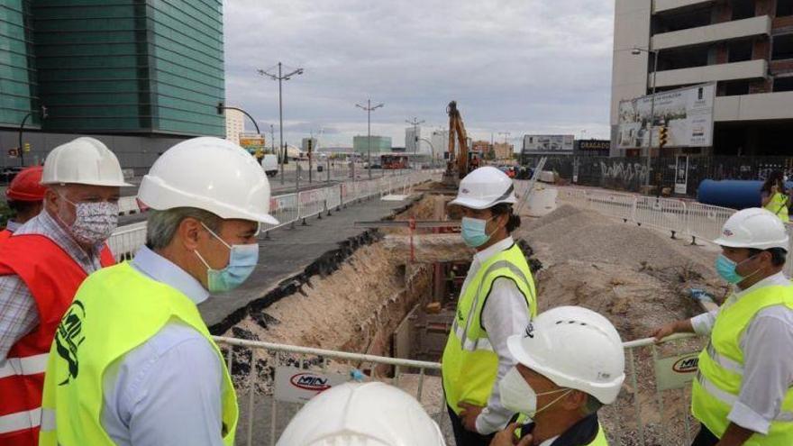 La renovación de la tubería de agua de la Avenida Navarra concluirá en octubre