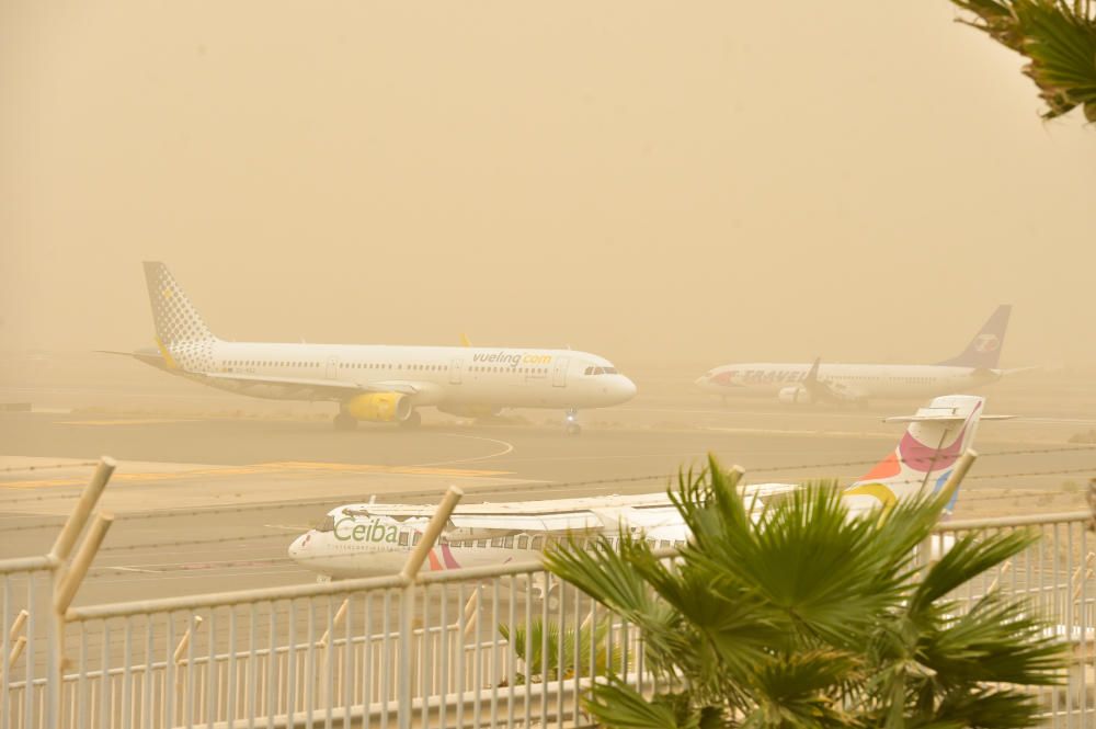 22-02-2020 TELDE. Calima sobre el aeropuerto