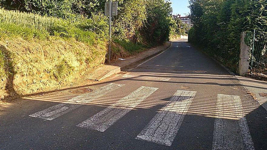 Vista de la vía Souto de Castiñeiros, donde se ejecutó la obra. |   // L. O.