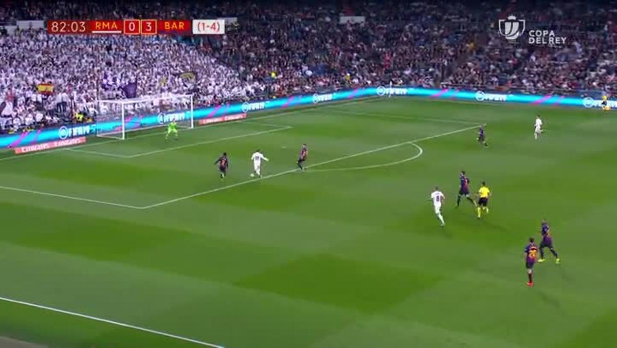 Esto fue lo único que hizo Bale: se quedó solo y mandó el balón a la grada