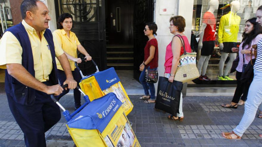 Correus llança una oferta per incorporar més de 800 treballadors a Catalunya