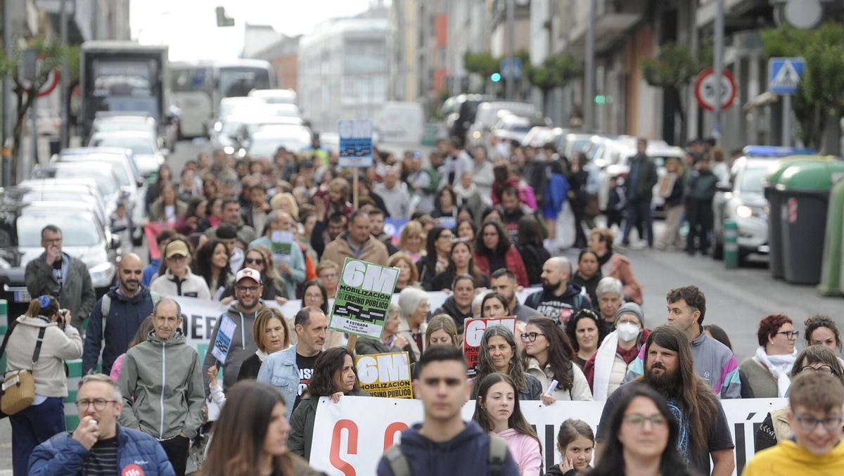 A ESTRADA. CONCENTRACION DEFENSA ENSEÑANZA PUBLICA ENSINO PUBLICO
