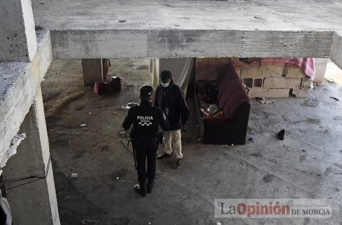 Tensión en San Pío X durante el desalojo de okupas en un edificio abandonado