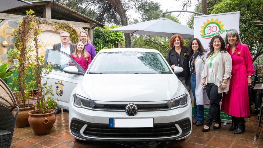 Un grupo empresarial de Marbella dona un vehículo a los equipos médicos de Cudeca