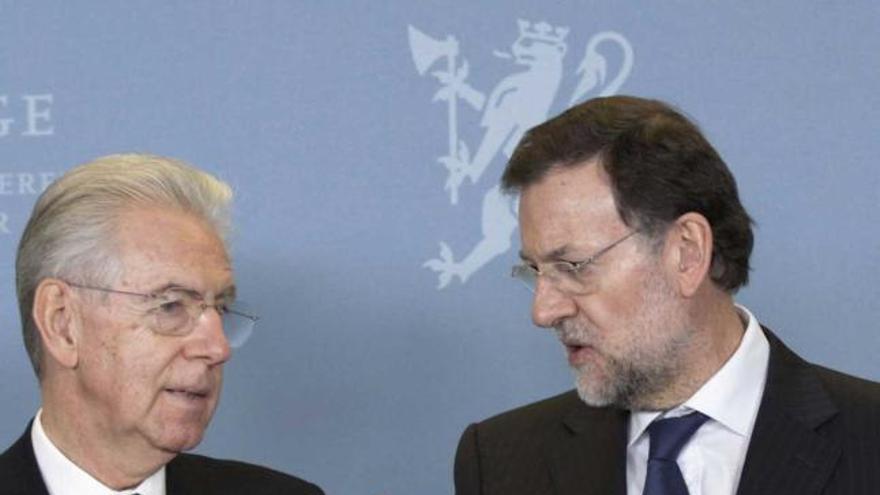 Mario Monti y Mariano Rajoy, ayer, en Oslo.