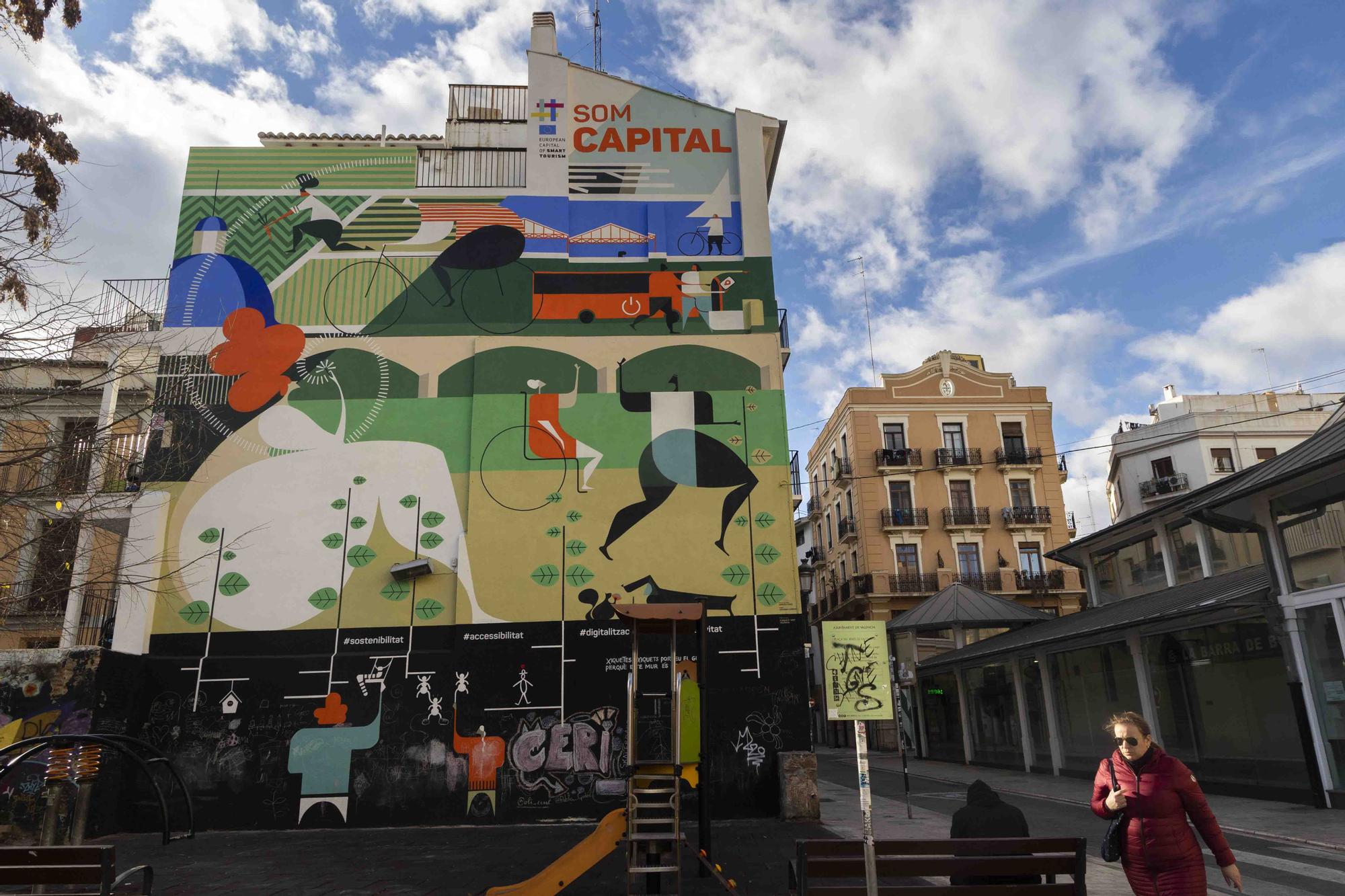 Así es el nuevo mural sobre València en la plaza Mossèn Sorell