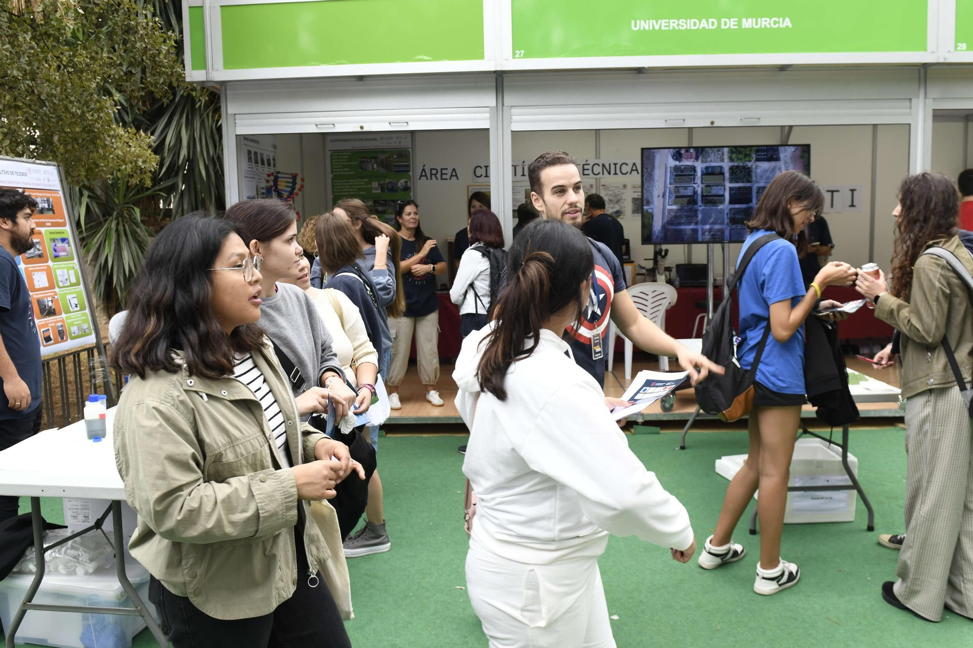 La primera jornada de la Semana de la Ciencia de Murcia, en imágenes