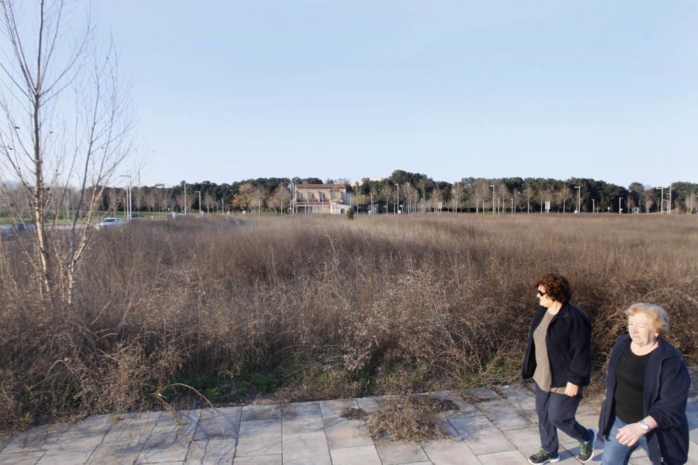 Terrenys on s'ubicarà l'aparcament d'autocaravanes a Girona