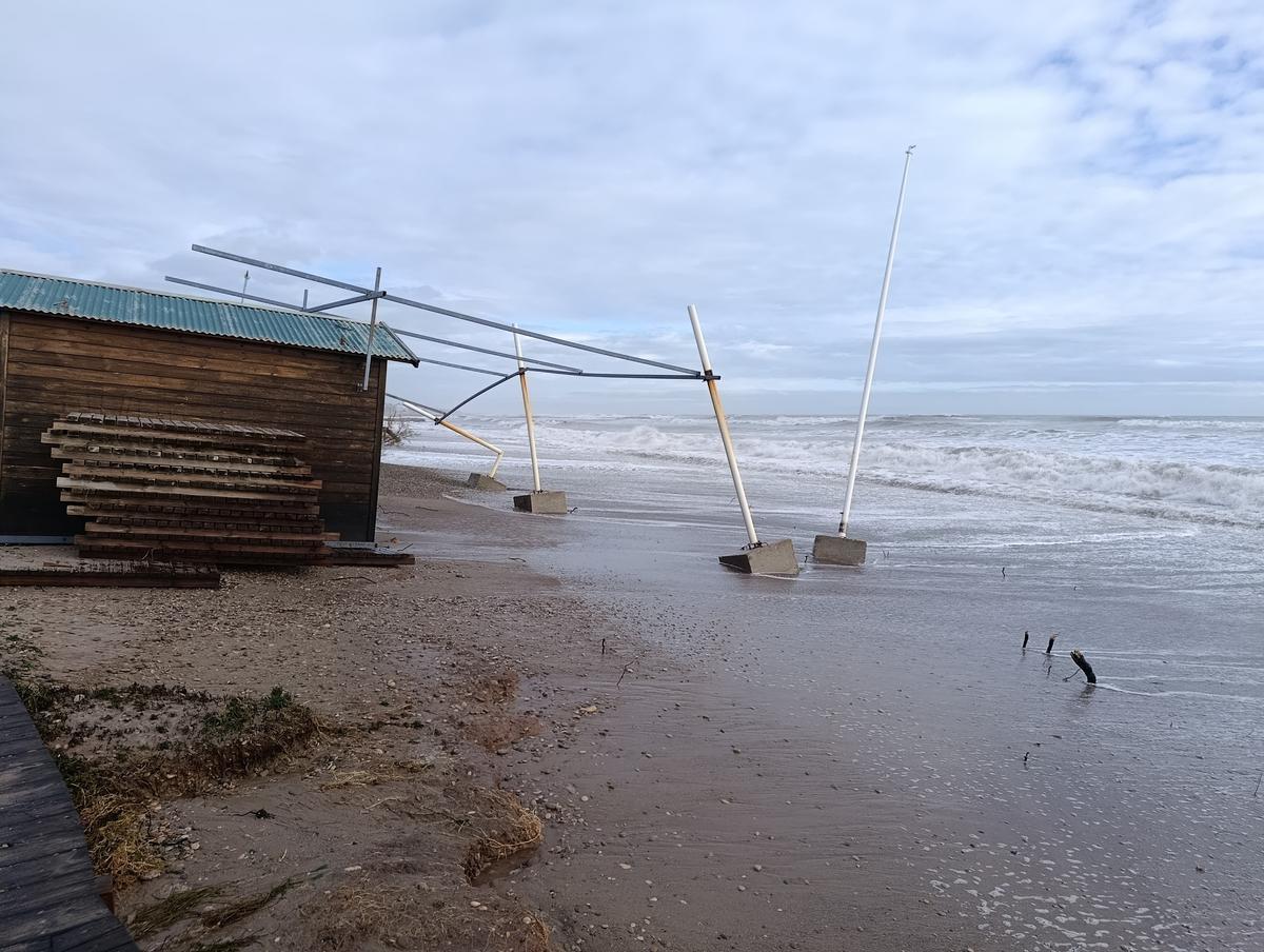 Almenara reclama espigones urgentes tras los graves daños del temporal en la playa Casablanca