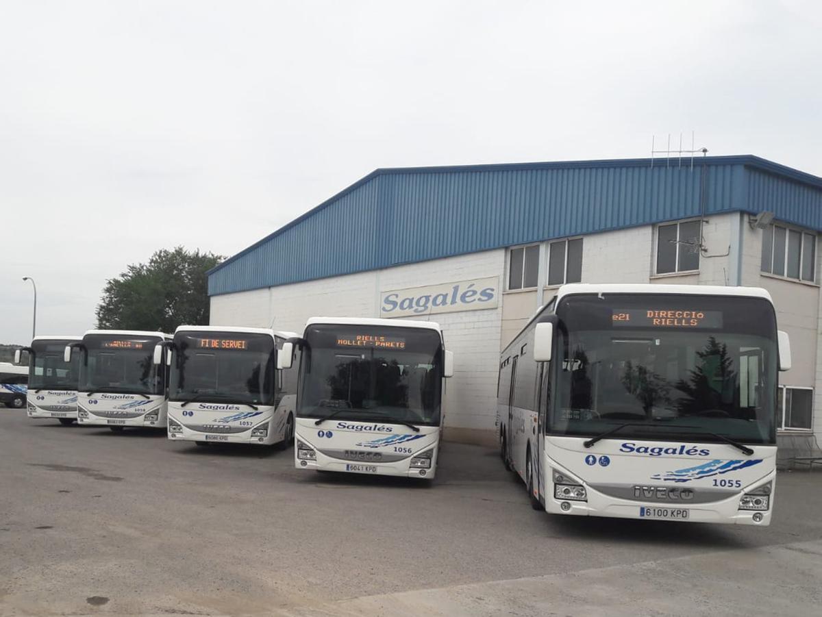  Flota de autobuses de la compañía Sagalés.