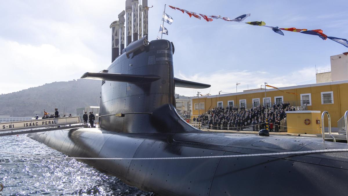 El nuevo submarino S-81 'Isaac Peral' durante el día de su entrega al Arsenal por parte de Navantia.