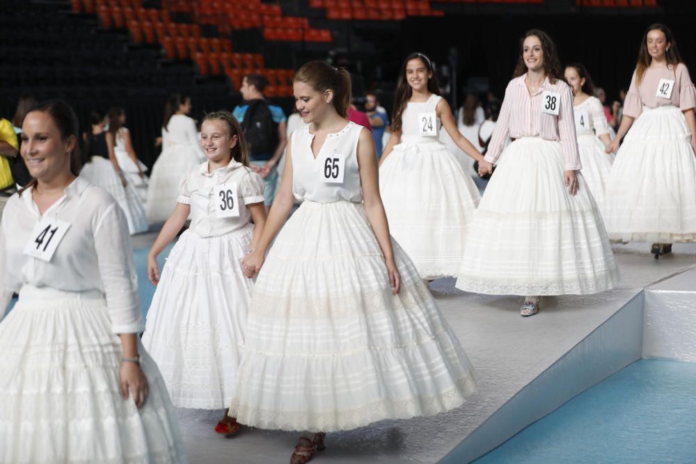 Ensayo de las candidatas a fallera mayor 2019 en la Fonteta