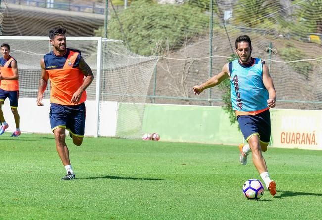 Entrenamiento UD Las Palmas en Barranco Seco ...