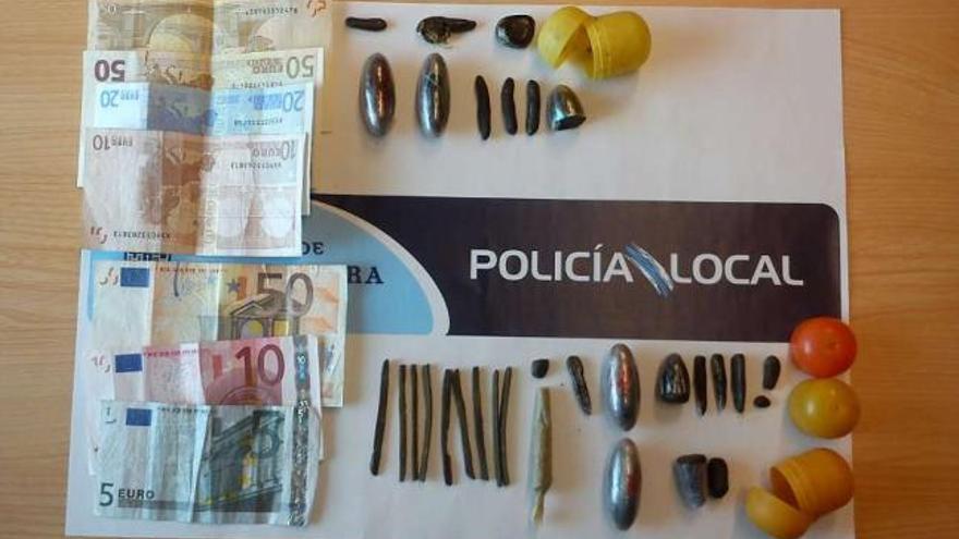 Dinero y hachís intervenido en las operaciones.  // Policía Local