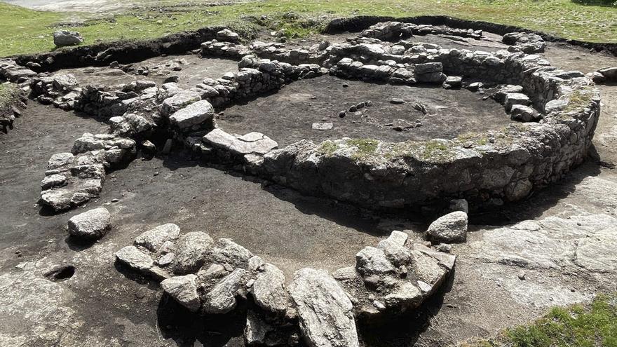 De trísceles  e cruces emboladas